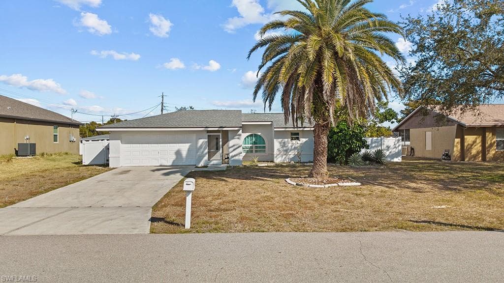 105 SE 44th TER CAPE CORAL, FL 33904