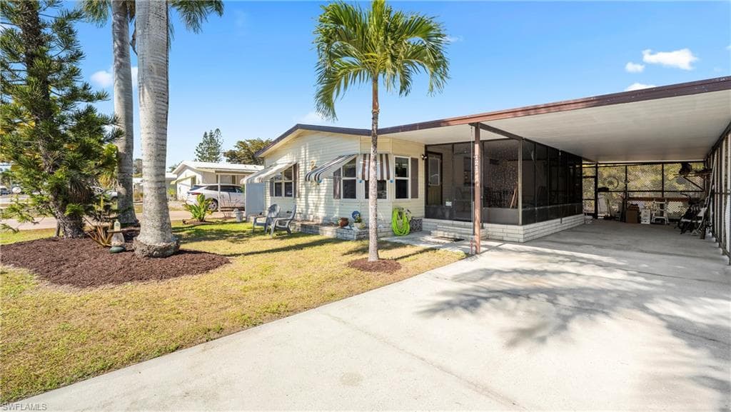 121 GRASSY KEY LN NAPLES, FL 34114