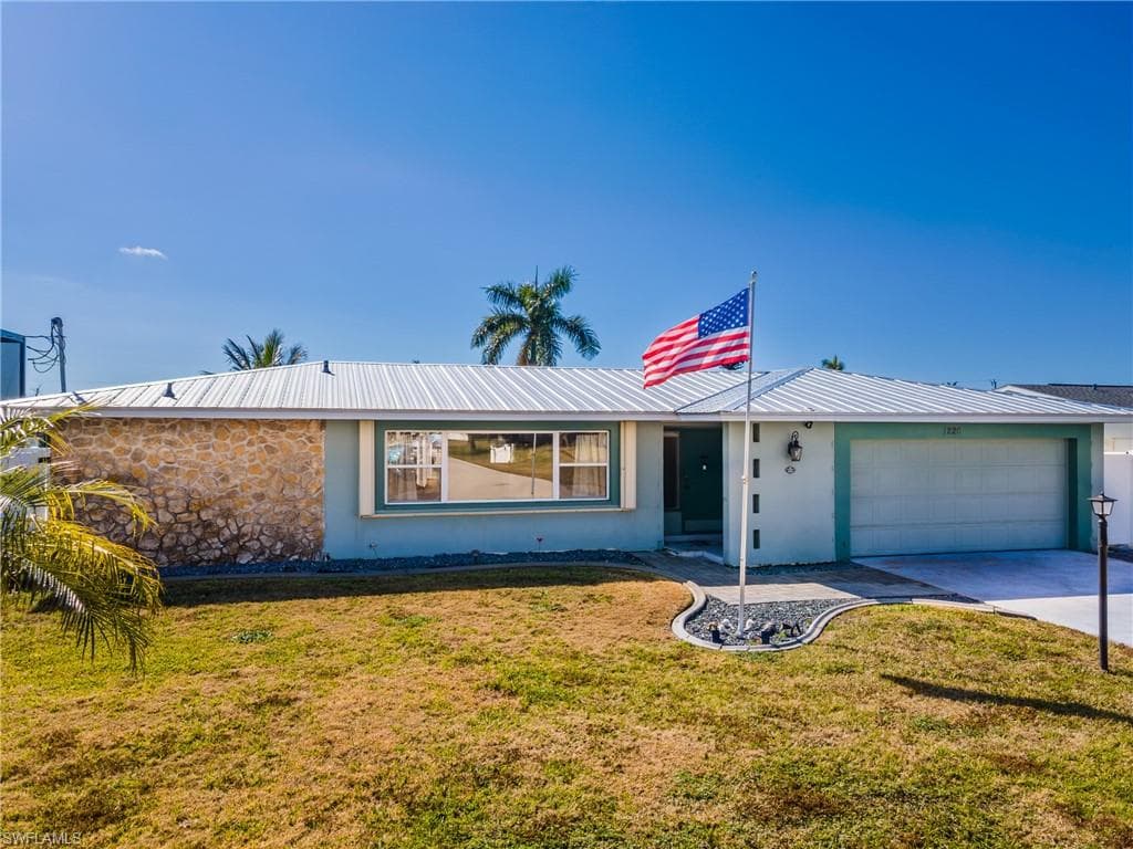 1226 SE 23rd ST CAPE CORAL, FL 33990