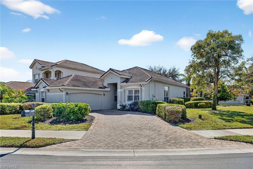 3350 Sandpiper WAY NAPLES, FL 34109