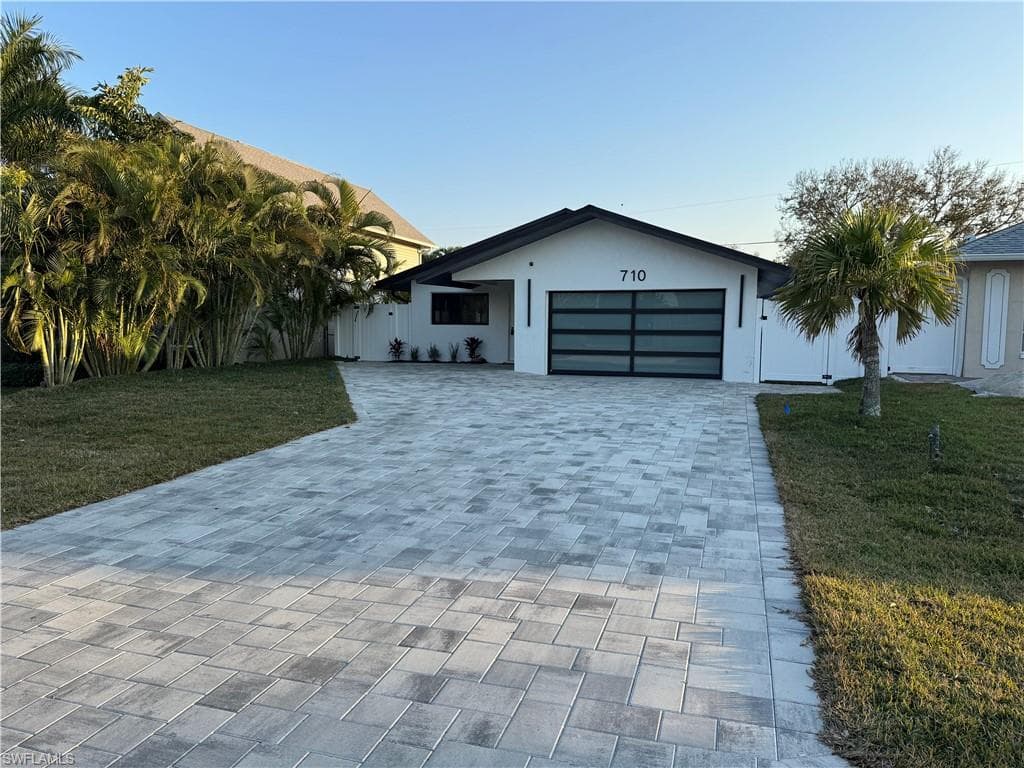710 98th AVE N NAPLES, FL 34108