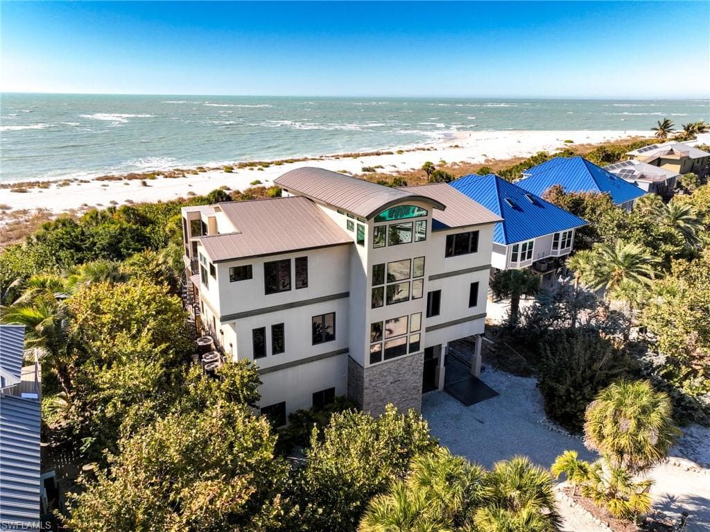 660 Gulf LN Upper Captiva, FL 33924