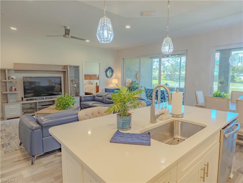 2335 Sawyers Hill RD 503 NAPLES, FL 34120