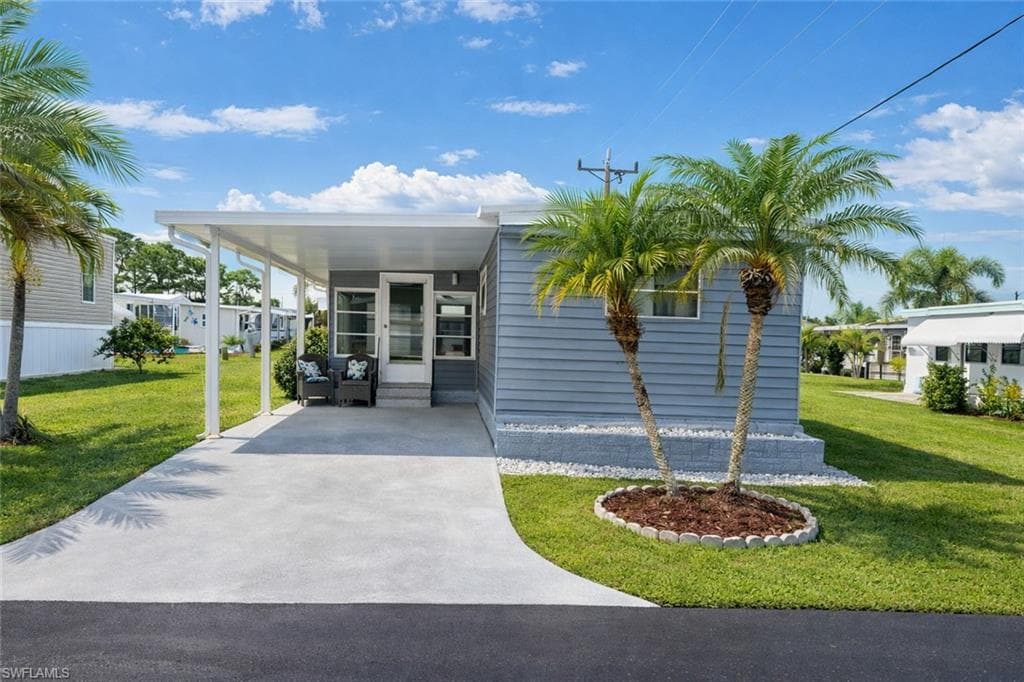 806 Homefolks ST NORTH FORT MYERS, FL 33917