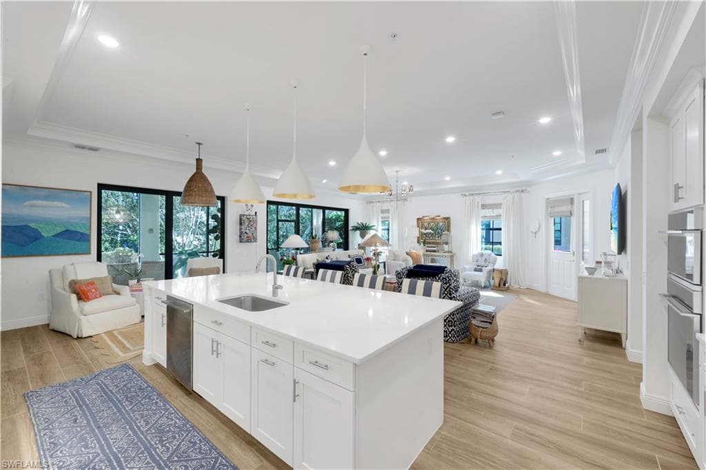 2472 Breakwater WAY 11102 NAPLES, FL 34112