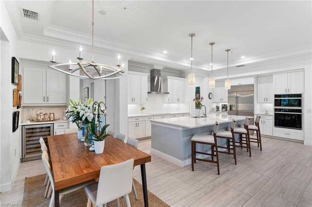 2472 Breakwater WAY 11101 NAPLES, FL 34112