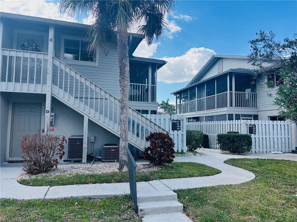 5755 Foxlake DR C NORTH FORT MYERS, FL 33917