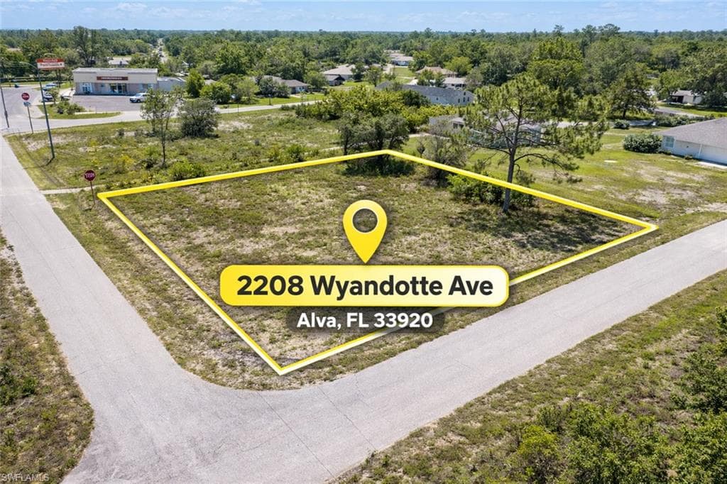 2208 Wyandotte AVE ALVA, FL 33920
