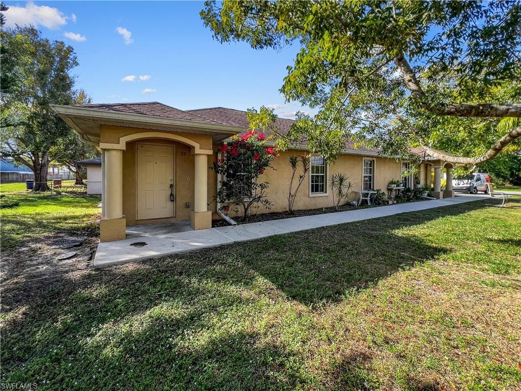 13437 1st ST FORT MYERS, FL 33905