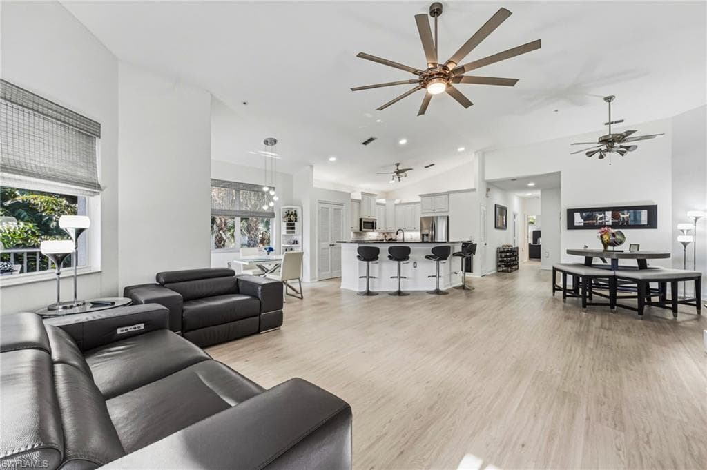11033 Harbour Yacht CT 202 FORT MYERS, FL 33908