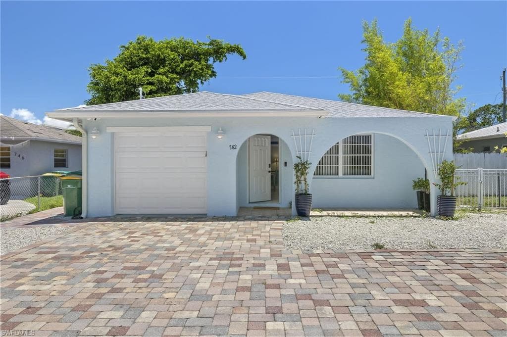 742 111th AVE N NAPLES, FL 34108