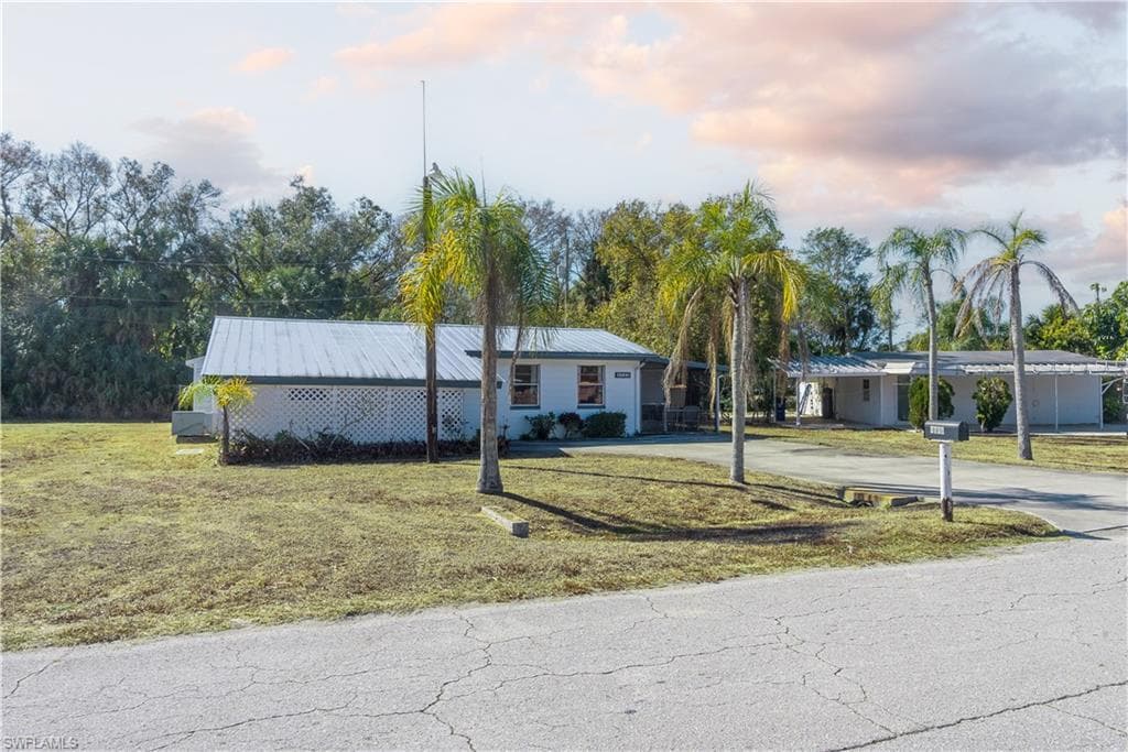 3732 Richard RD NORTH FORT MYERS, FL 33903