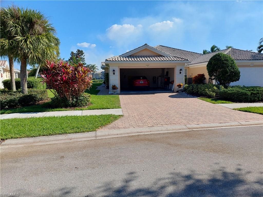 7450 EMILIA LN NAPLES, FL 34114
