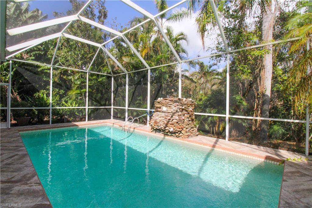 627 Soliel DR NAPLES, FL 34110
