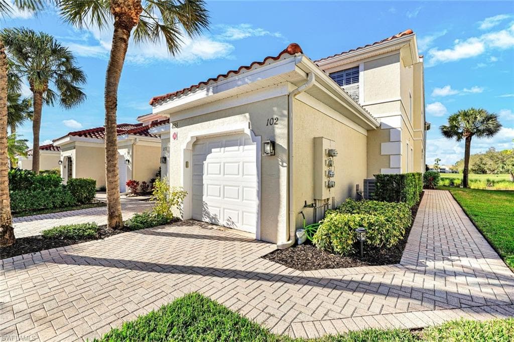 895 Eastham WAY M102 NAPLES, FL 34104