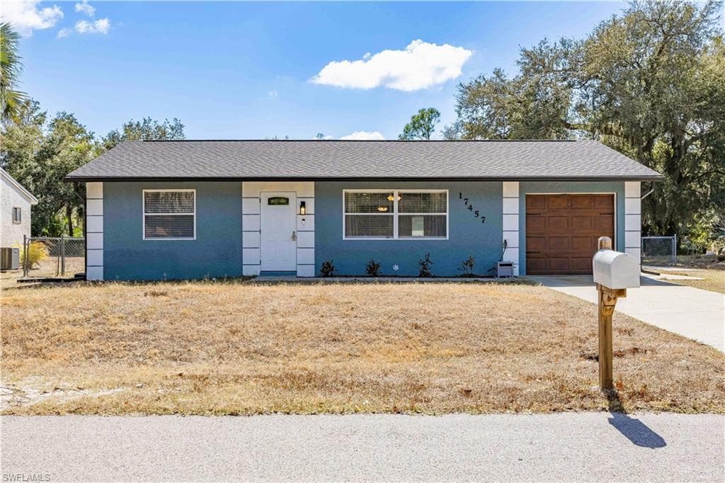 17457 Clover AVE PORT CHARLOTTE, FL 33948
