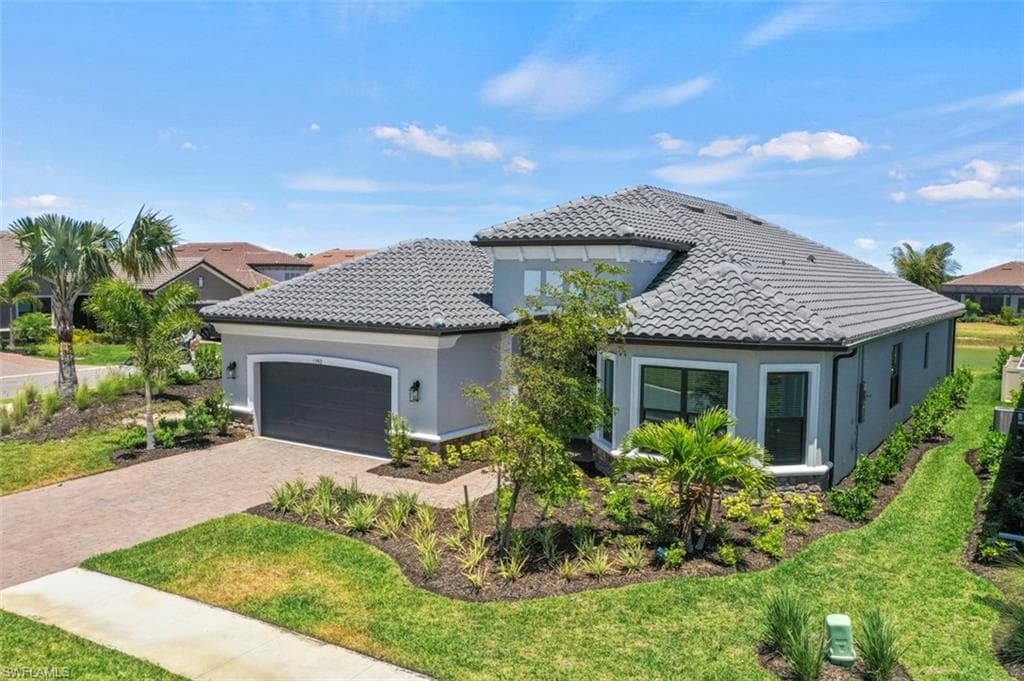 11902 Raggio DR FORT MYERS, FL 33913