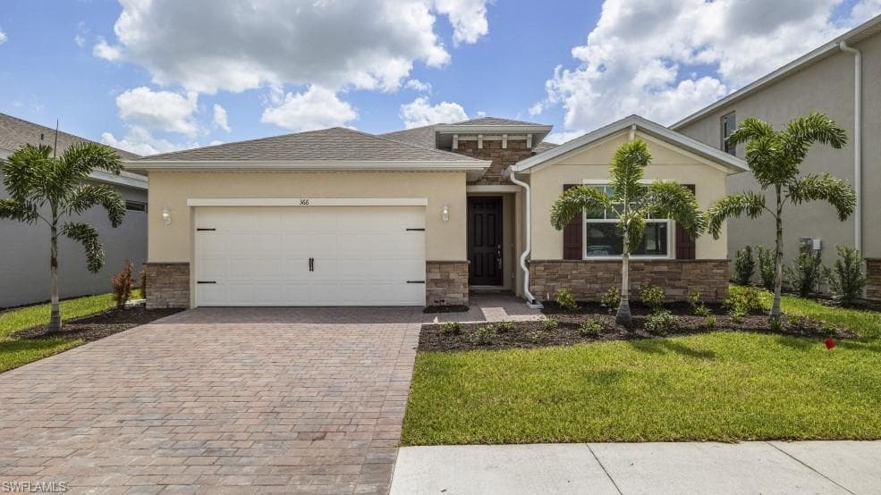 575 Spring Hill Lake LOOP CAPE CORAL, FL 33993