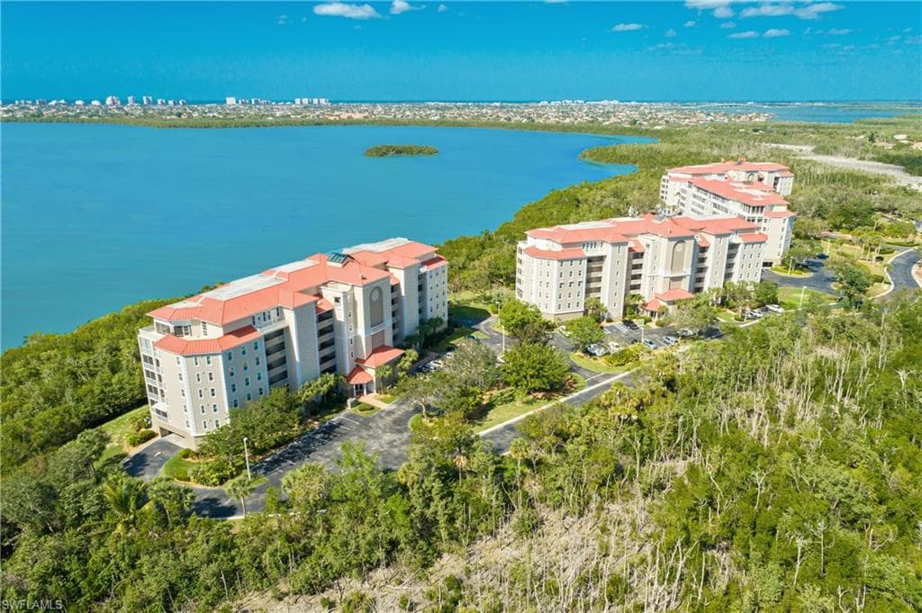 133 Vintage Bay DR 14 MARCO ISLAND, FL 34145