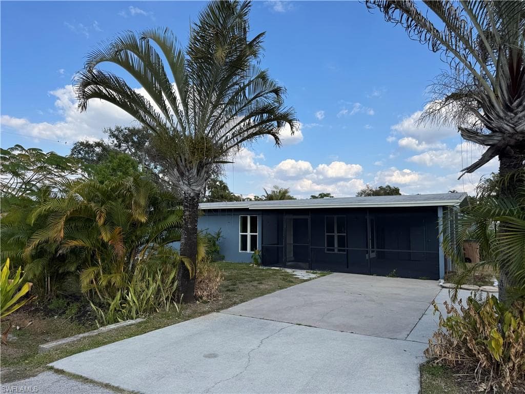 345 Georgia LN FORT MYERS, FL 33905