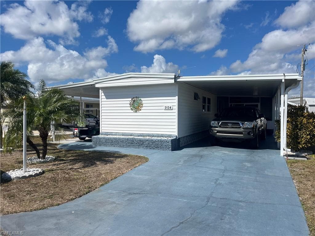 3134 Venus LN NORTH FORT MYERS, FL 33903