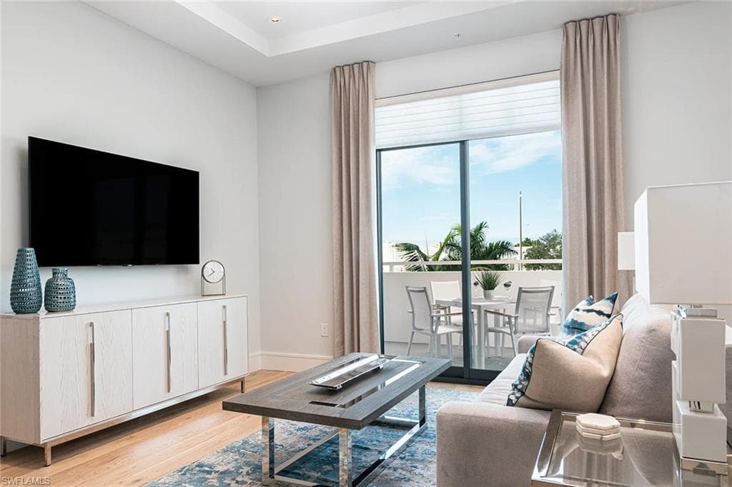 101 8th ST S 202 NAPLES, FL 34102