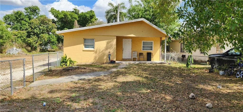 1423 Lura AVE FORT MYERS, FL 33916