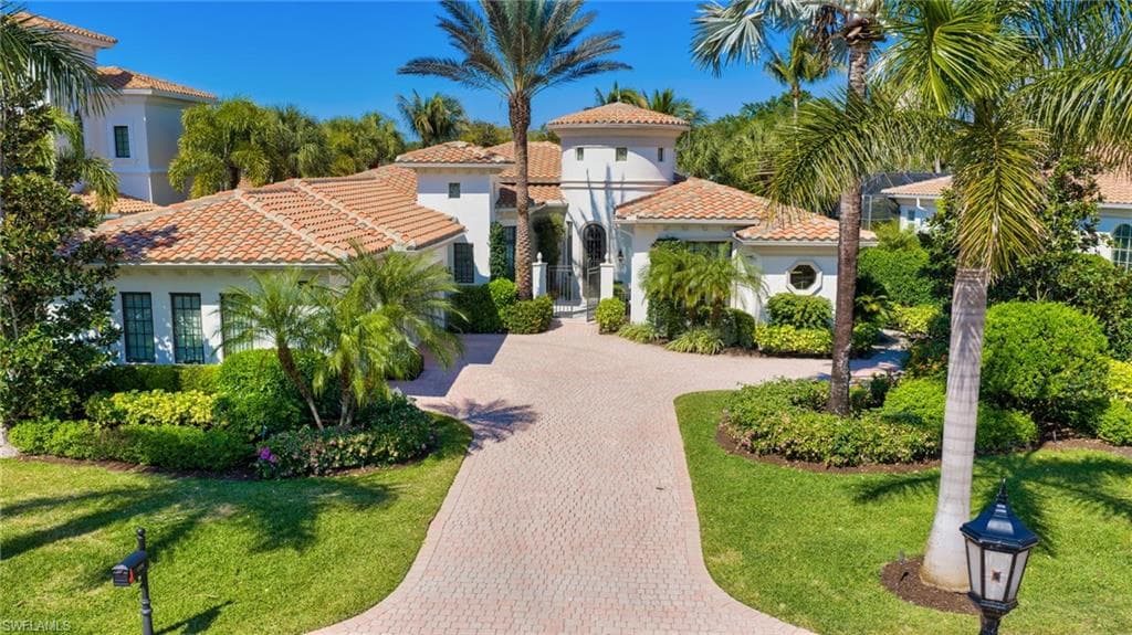 1705 Venezia WAY NAPLES, FL 34105