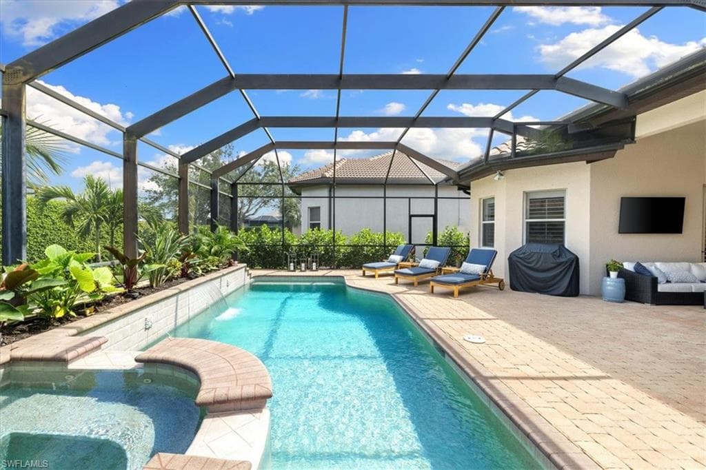 7831 Valencia CT NAPLES, FL 34113