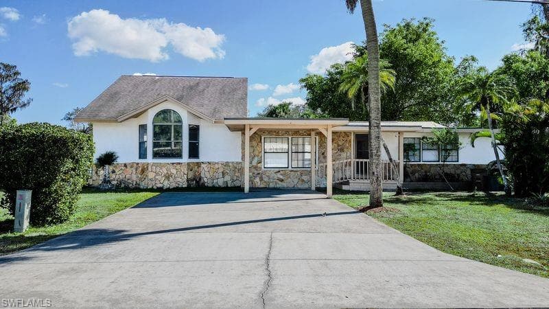 599 Carolina AVE FORT MYERS, FL 33905
