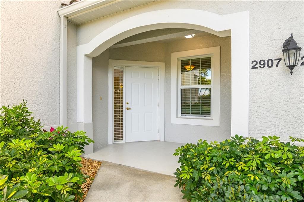 9321 Spring Run BLVD 2907 ESTERO, FL 34135