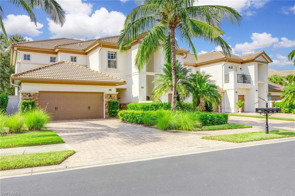 8074 Players Cove DR 101 NAPLES, FL 34113