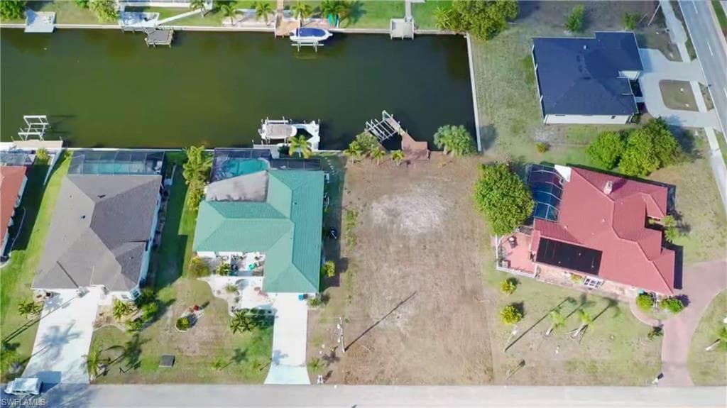 819 SE 33rd TER CAPE CORAL, FL 33904