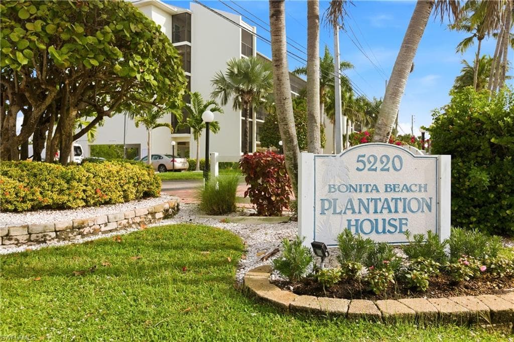 5220 Bonita Beach RD SW 209 BONITA SPRINGS, FL 34134