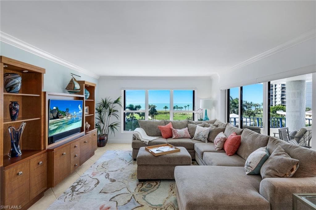 4451 Gulf Shore BLVD N 501