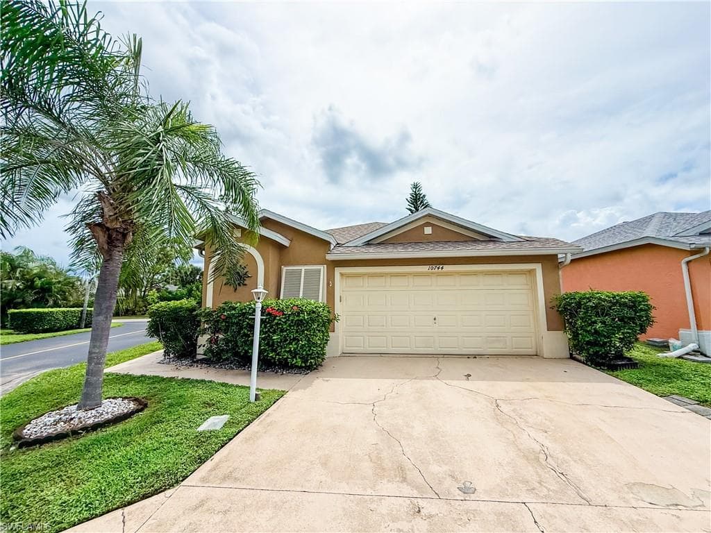 10744 Blue Bimini CIR ESTERO, FL 33928