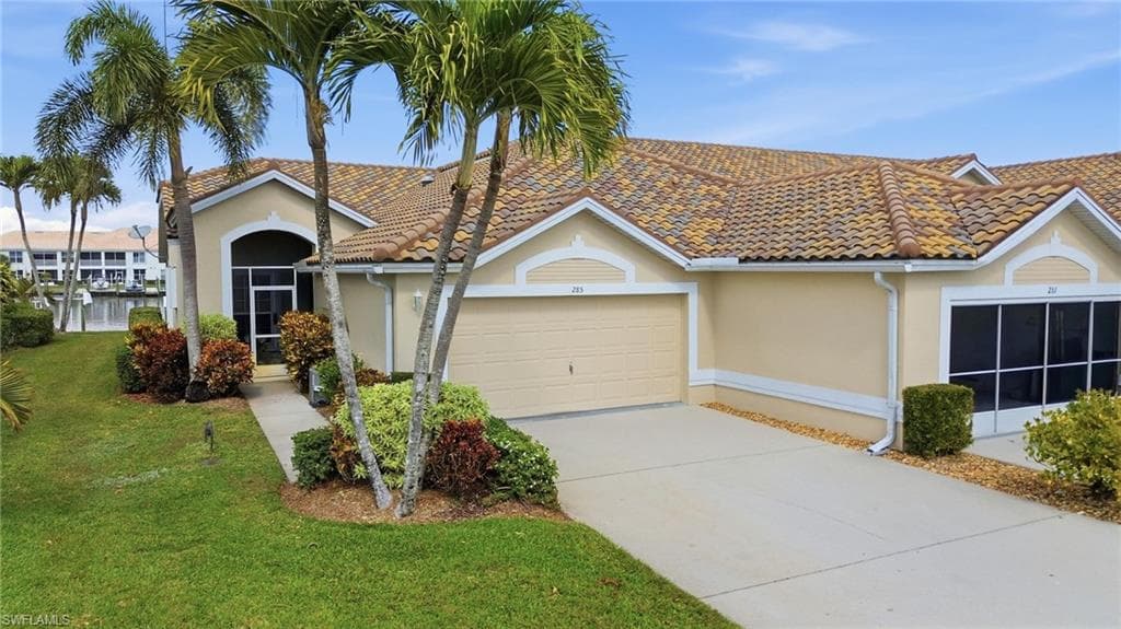 285 Stella Maris DR S NAPLES, FL 34114
