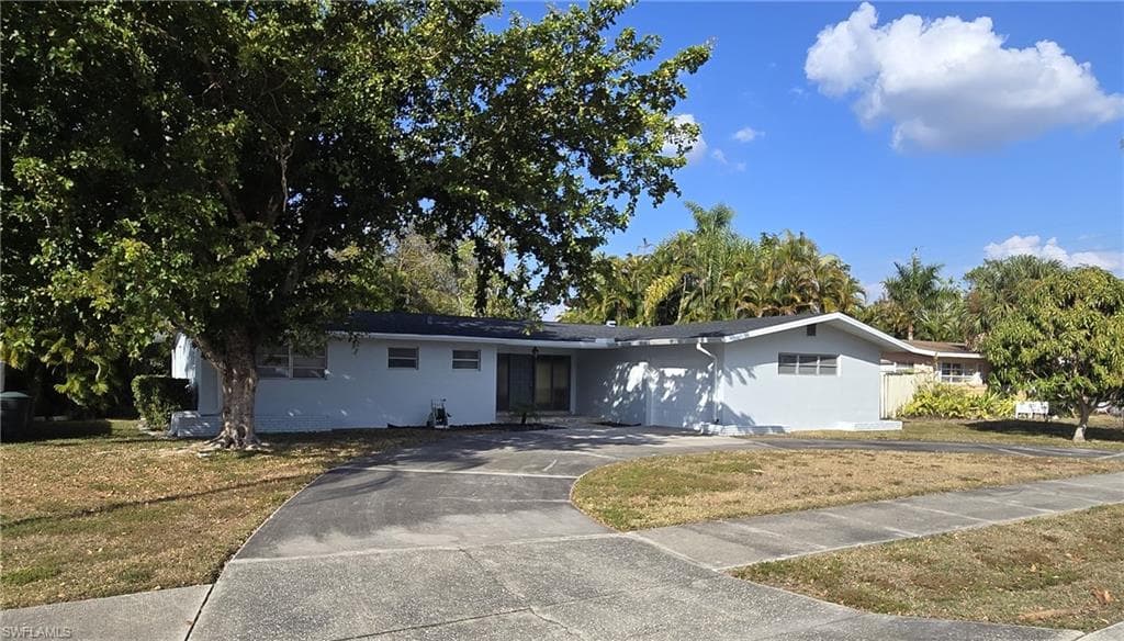 1557 Moreno AVE FORT MYERS, FL 33901