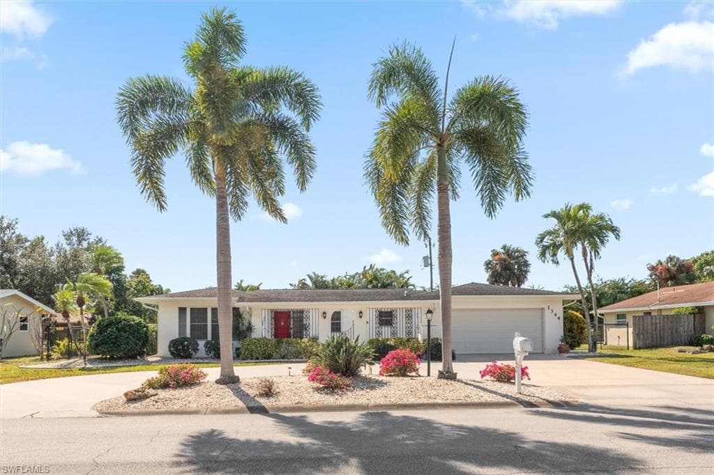 1344 Mayfair TER FORT MYERS, FL 33919