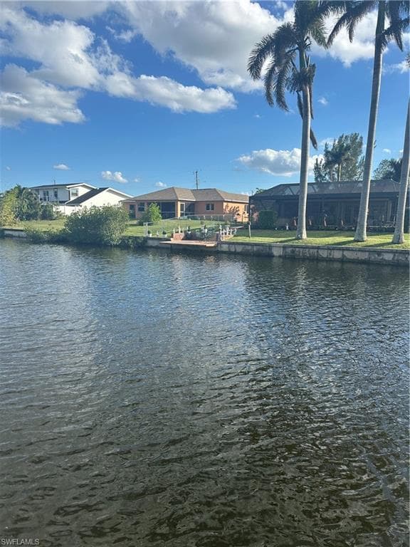 220 SE 29th ST CAPE CORAL, FL 33904