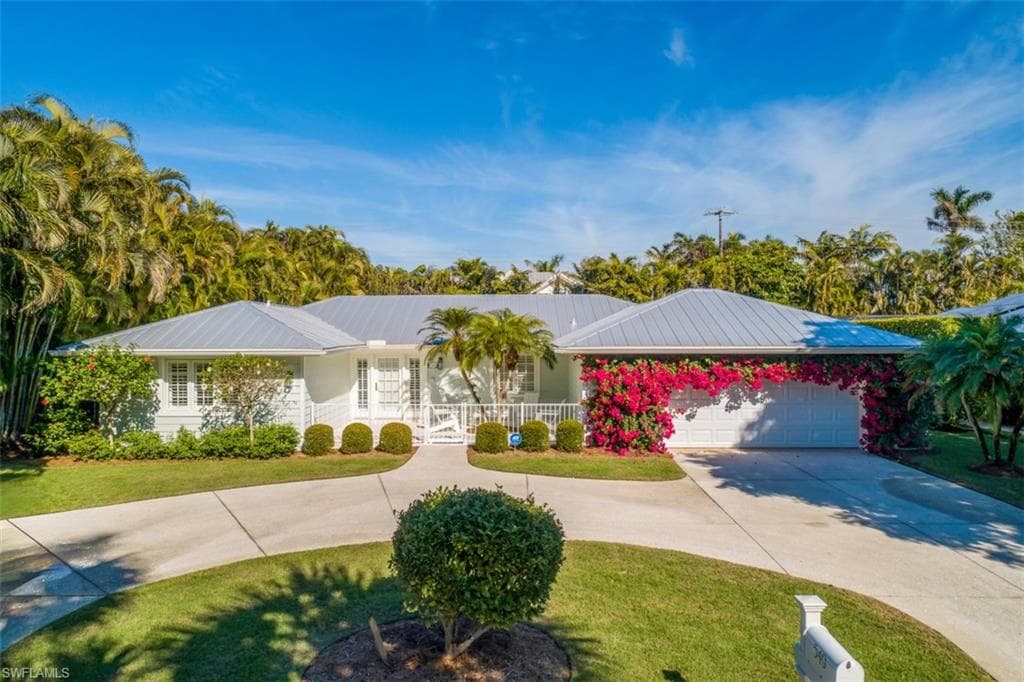 549 7th AVE N NAPLES, FL 34102
