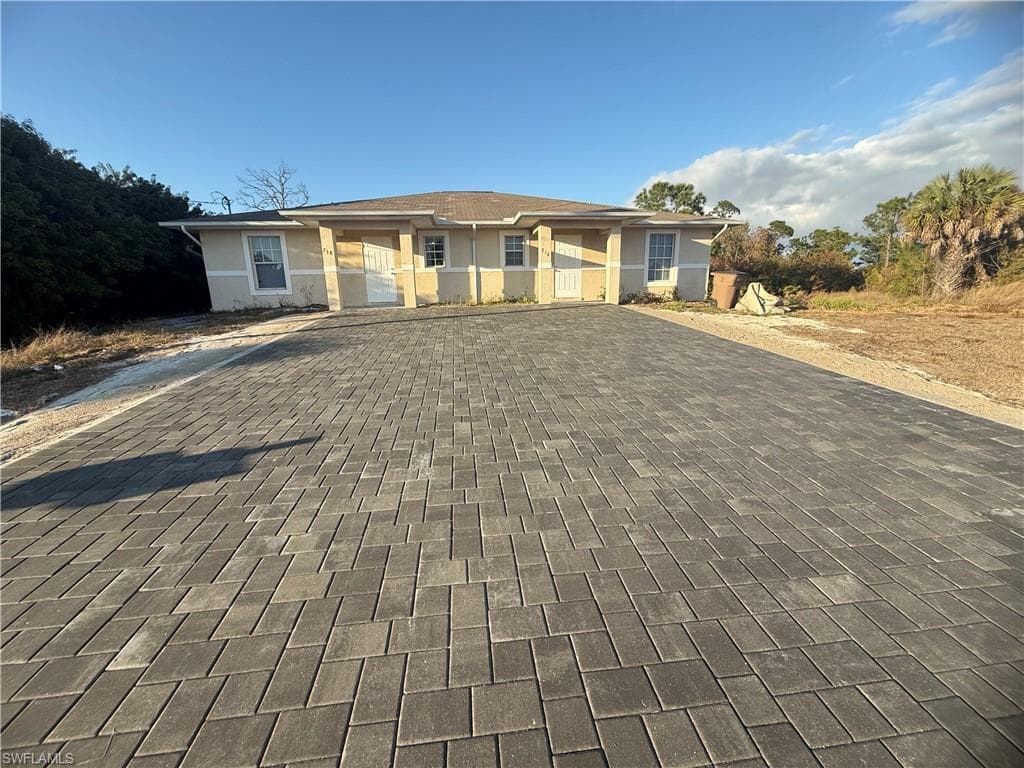 218 W 12th ST LEHIGH ACRES, FL 33972