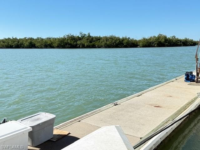 385 Angler DR GOODLAND, FL 34140