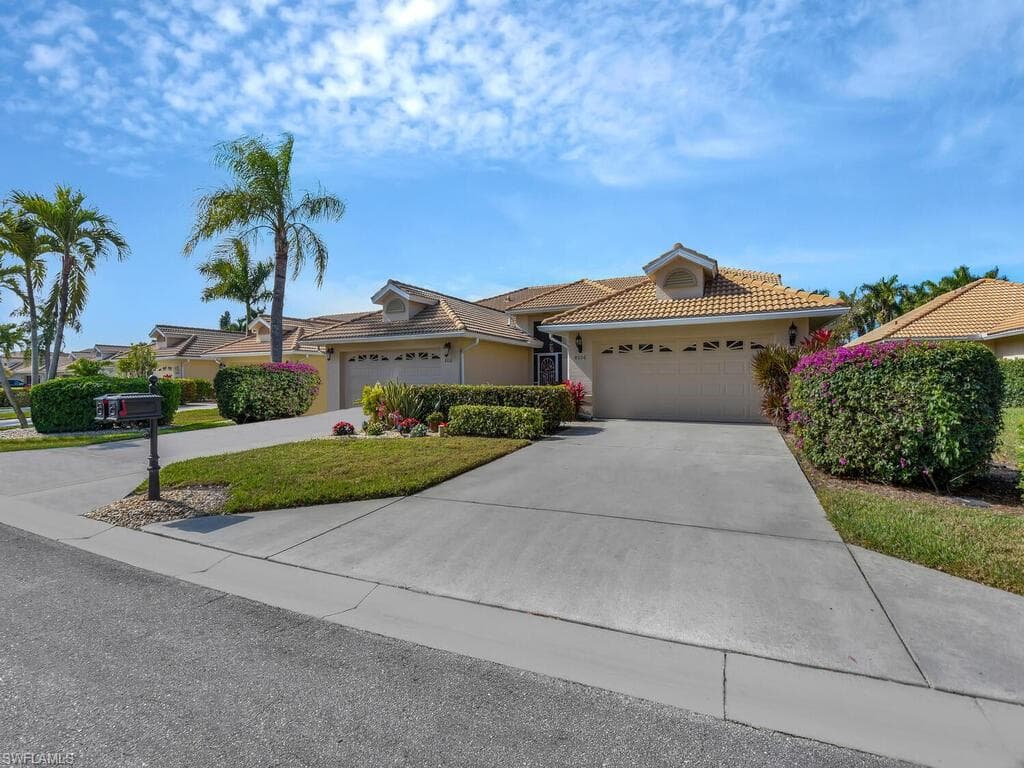 8006 Palomino DR 56 NAPLES, FL 34113