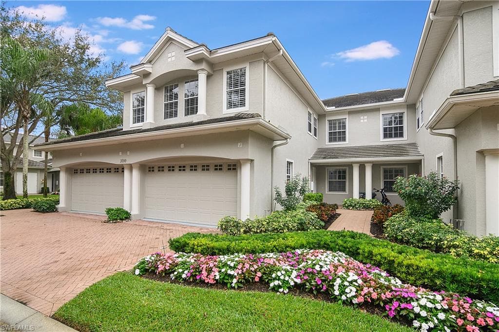3099 Lancaster DR 7-701 NAPLES, FL 34105