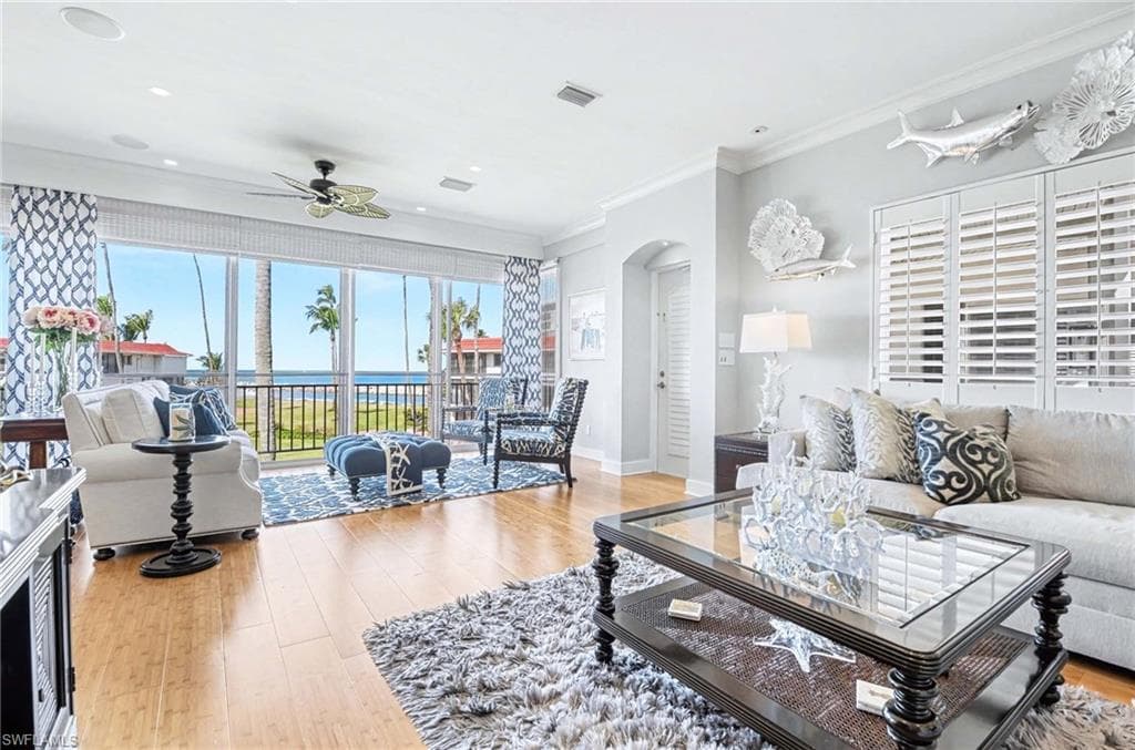 2206 Gulf Shore BLVD N G-2 NAPLES, FL 34102