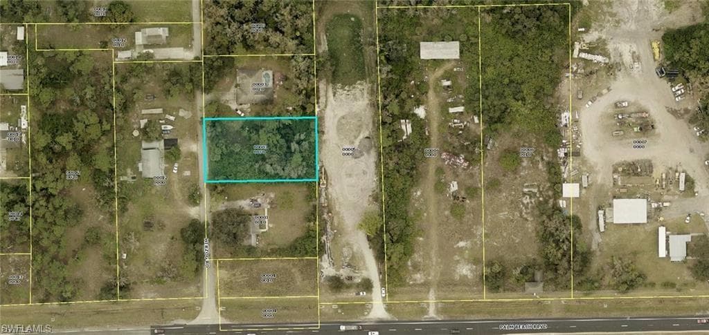 2435 Herzog RD ALVA, FL 33920