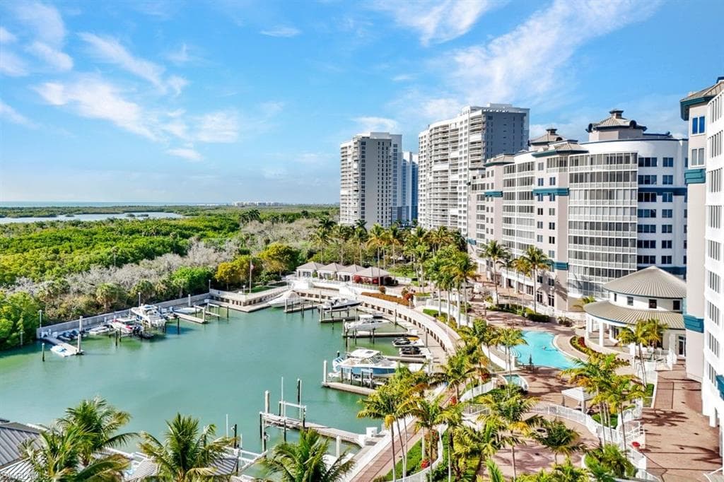 13675 Vanderbilt DR 210 NAPLES, FL 34110