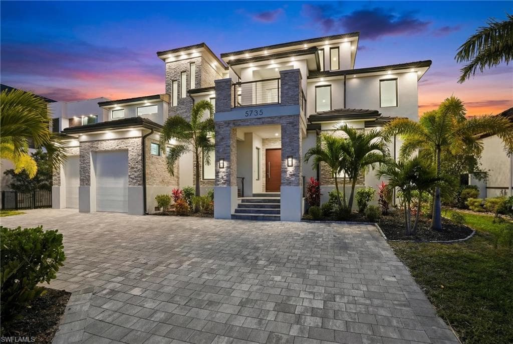5735 Riverside DR CAPE CORAL, FL 33904