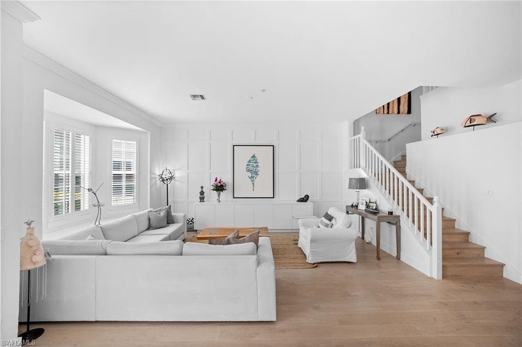 443 8th AVE S 104 NAPLES, FL 34102